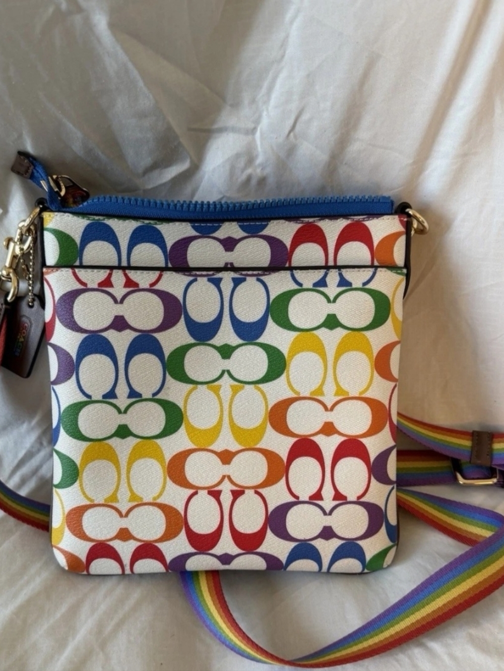 NWOT Coach🌈 Rainbow Signature Crossbody Bag - Multicolor - Picture 2 of 13